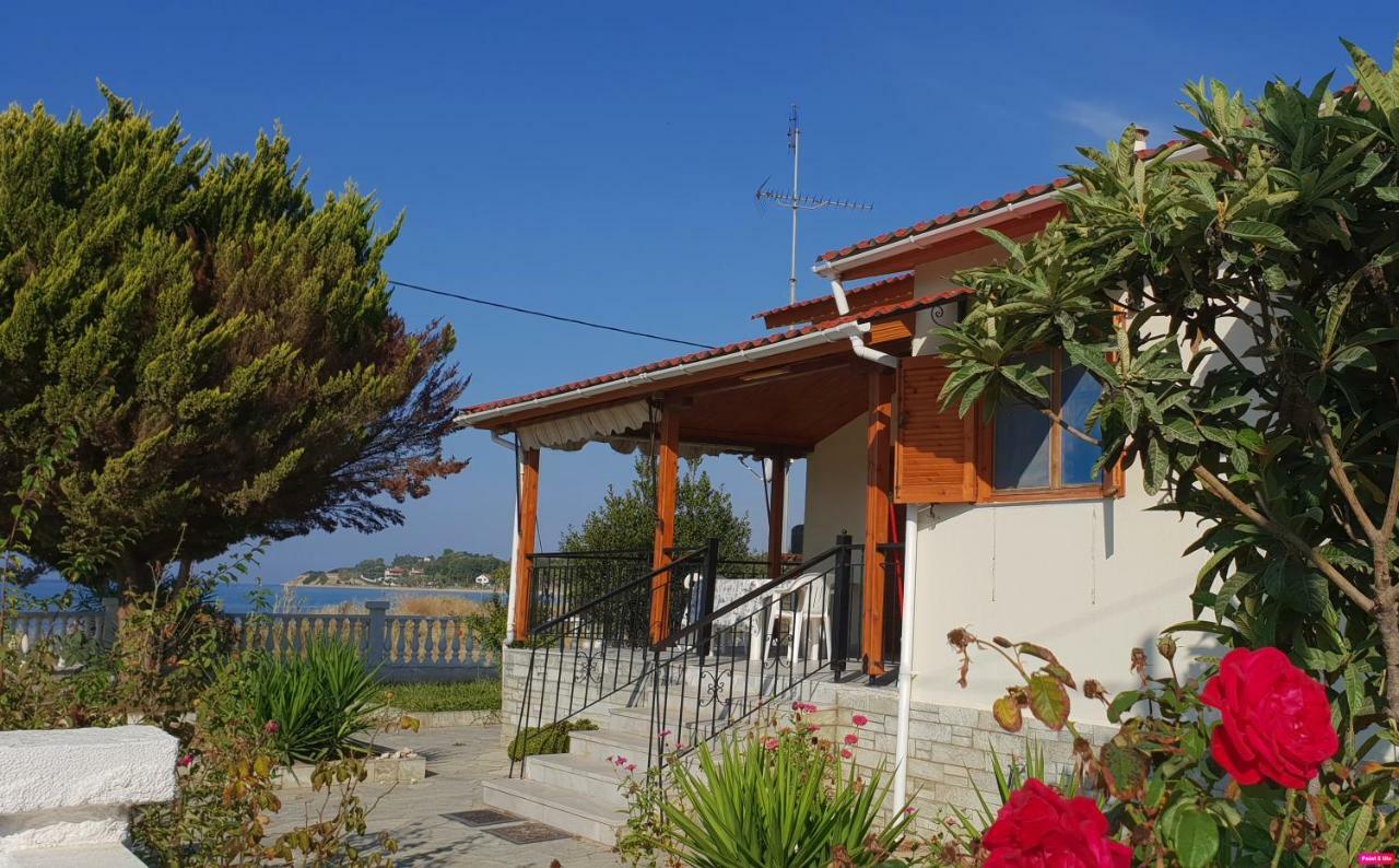 Halkidiki Seafront Beach House Nea Kallikrateia Экстерьер фото
